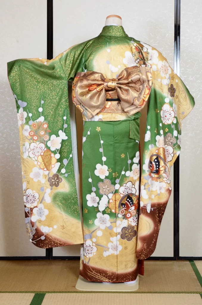 Furisode Kimono FK2-258 Dress Form