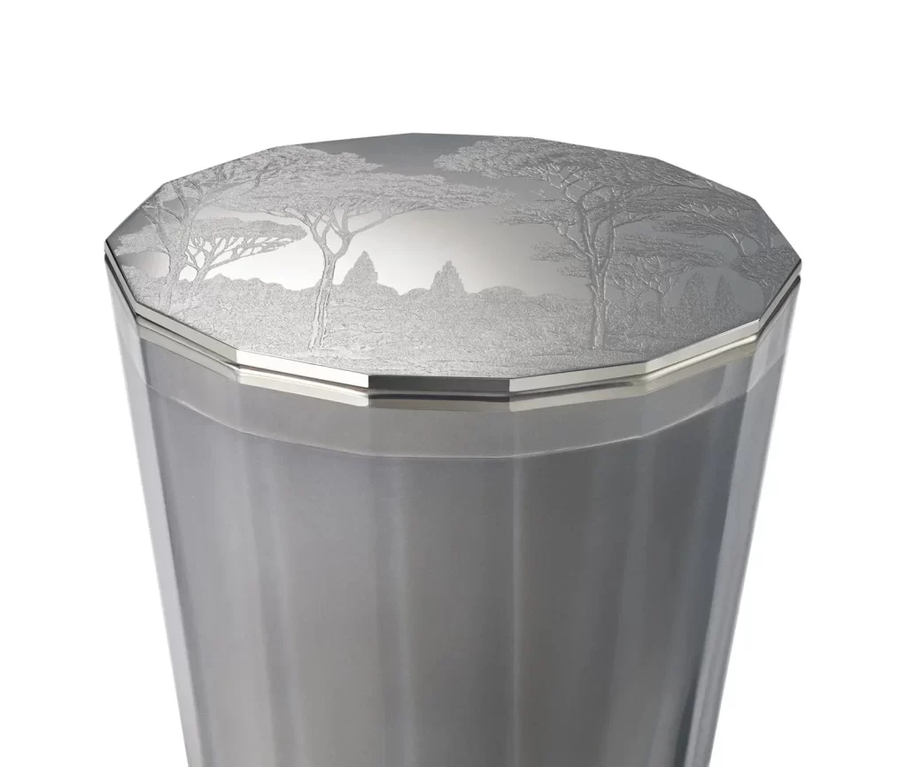 Nest New York VOYAGES Oud Mystique 2-Wick (600g) Candle Packaging