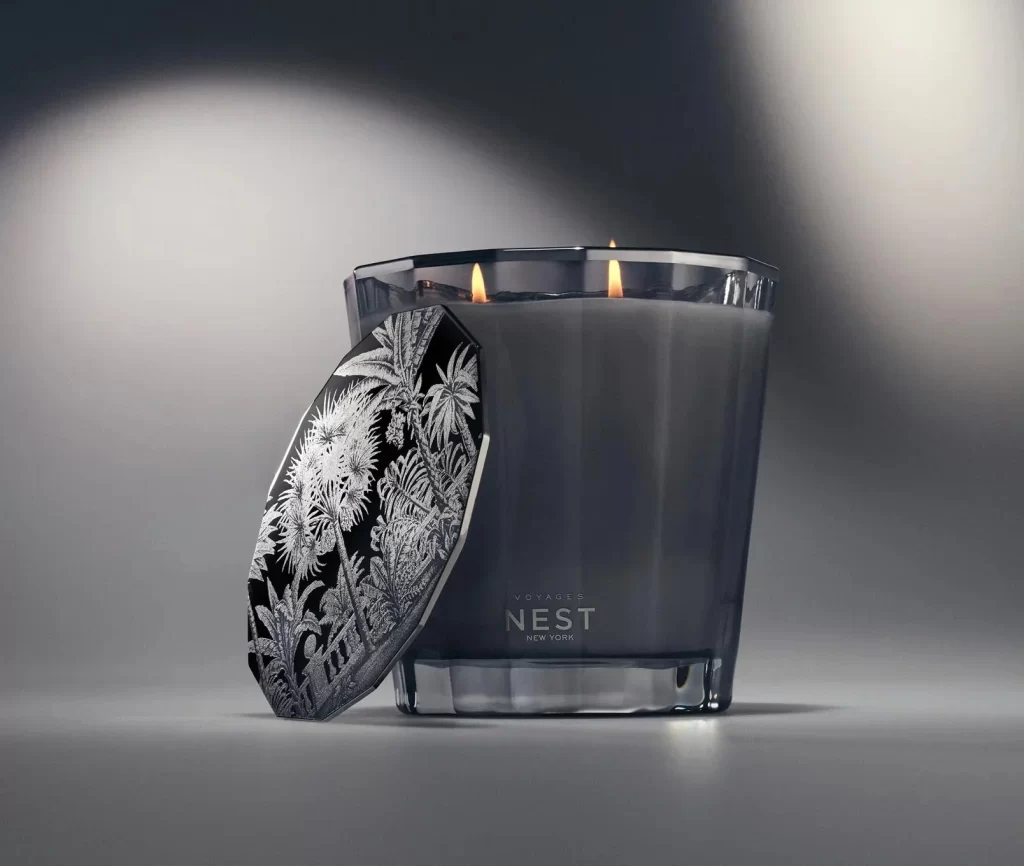 Nest New York VOYAGES Tempting Tonka 2-Wick (600g) Candle Packaging
