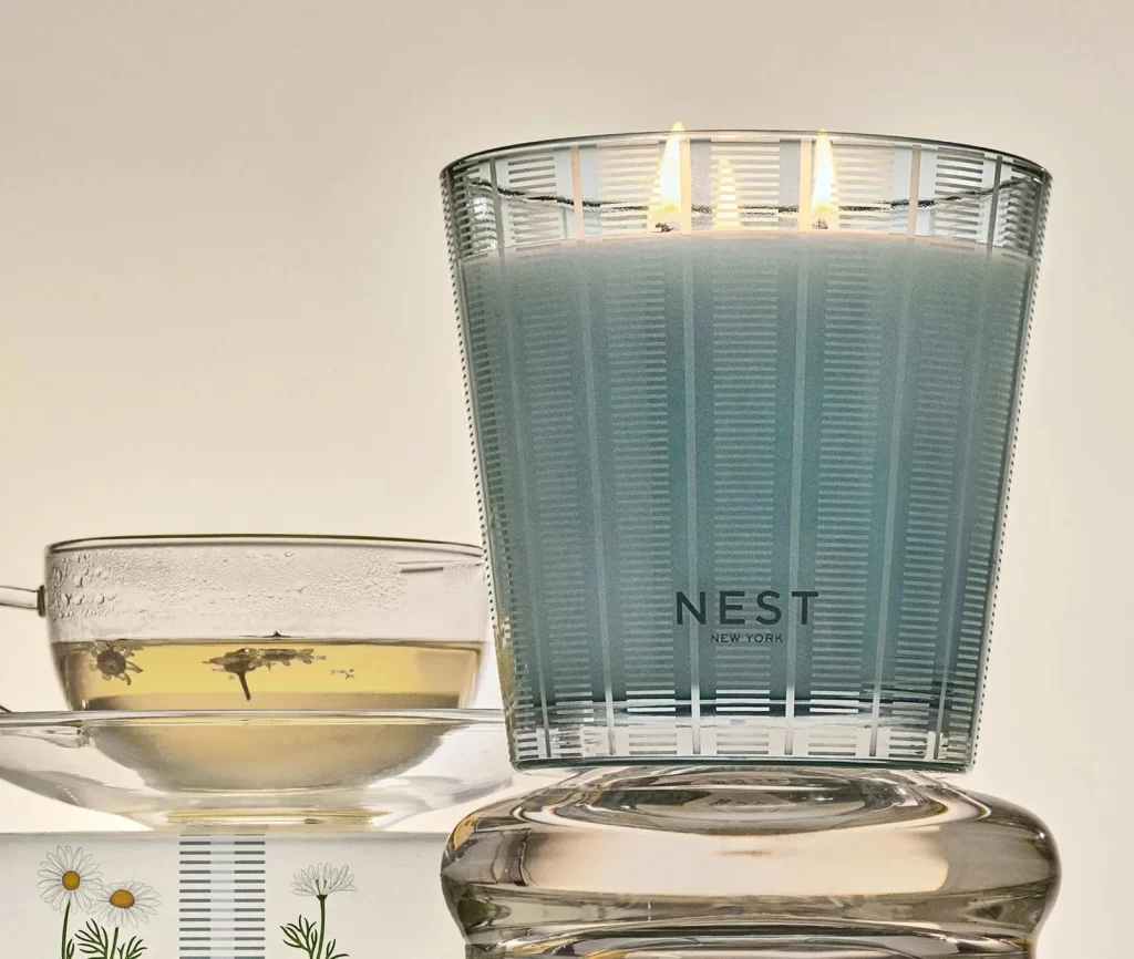 Nest New York Driftwood Chamomile 3-Wick Candle Packaging
