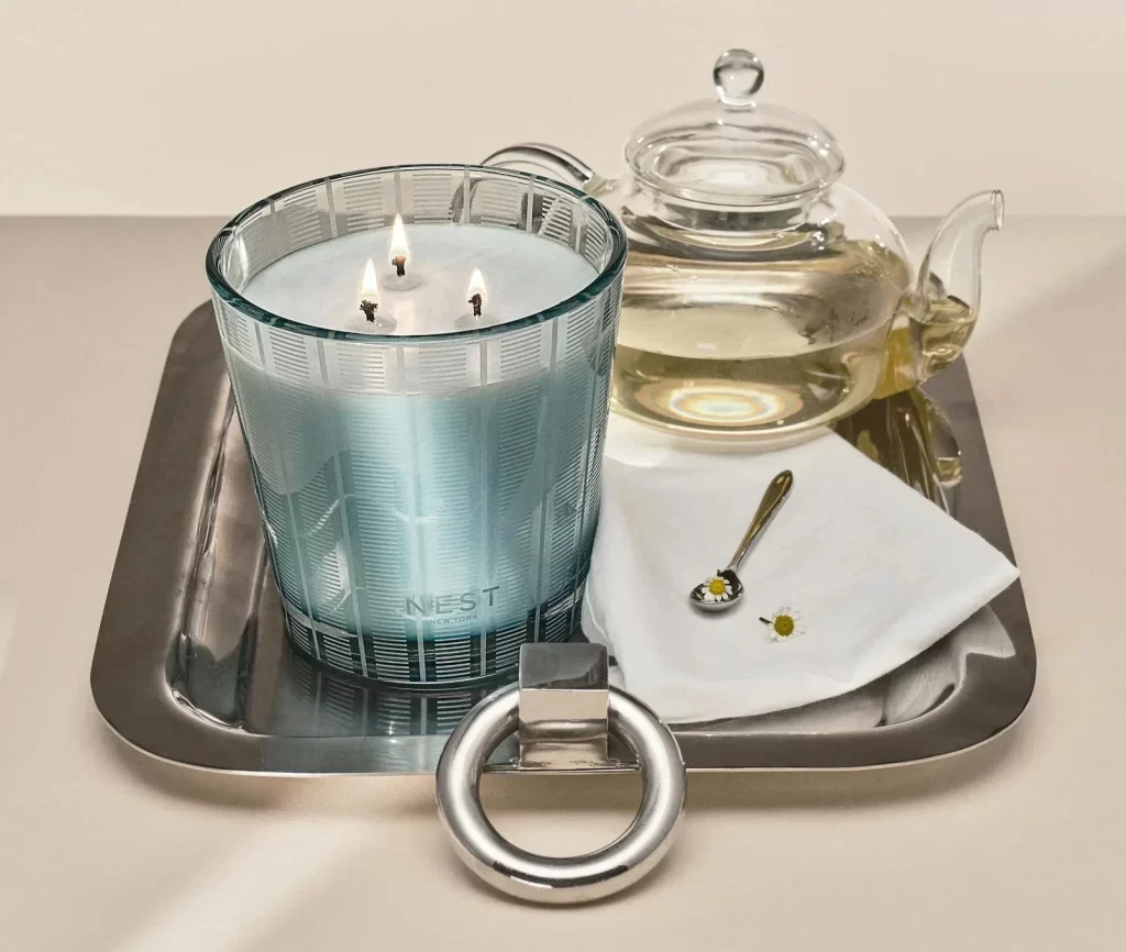 Nest New York Driftwood Chamomile 3-Wick Candle Packaging