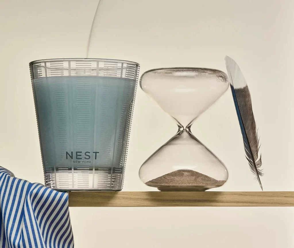Nest New York Driftwood Chamomile Classic Candle Packaging