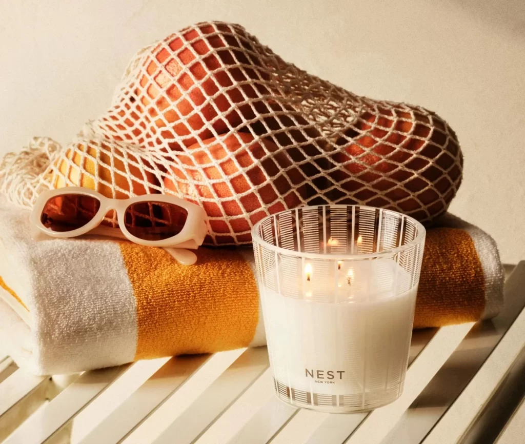 Nest New York Grapefruit 3-Wick Candle Packaging