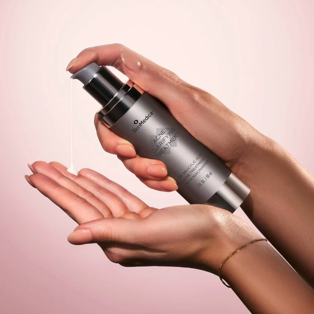 SkinMedica Acne Clarifying Treatment Serum Bottle Cap Detail