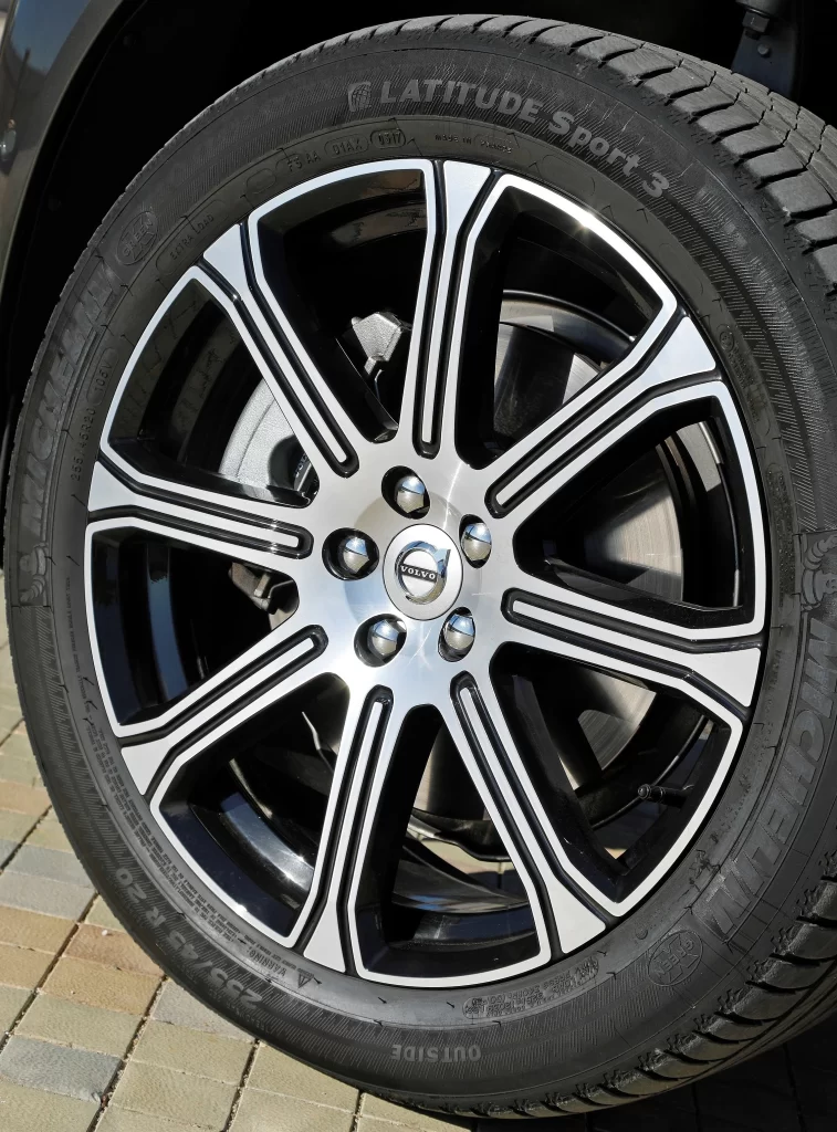 Nissan Wheel Close Up